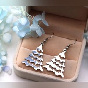 5/20 Elegant Silver Christmas Tree Earrings